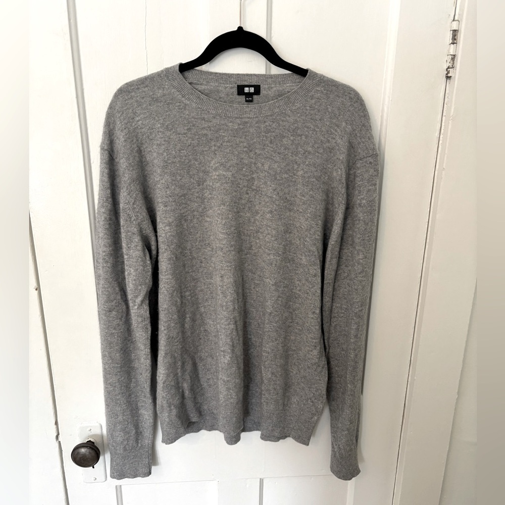 Uniqlo Gray Sweater